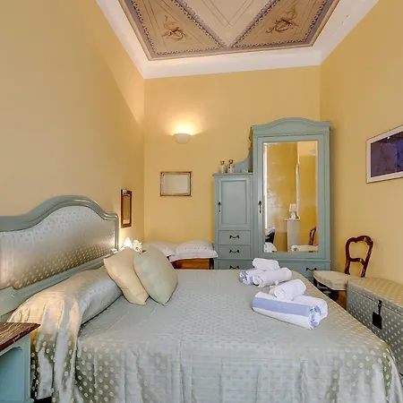 The Menton Townhouse With Balcony - Happy Rentals Ferienhaus Menton